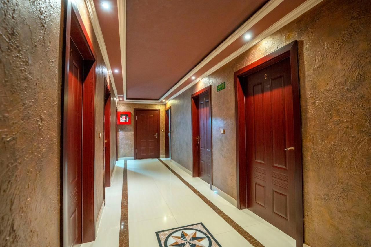 Zobo Hotel Shkodër Exteriör bild