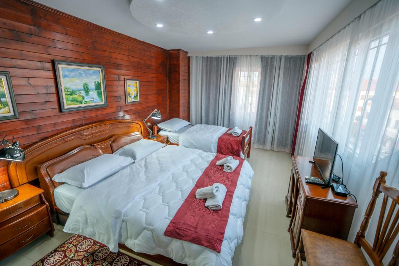 Zobo Hotel Shkodër Exteriör bild