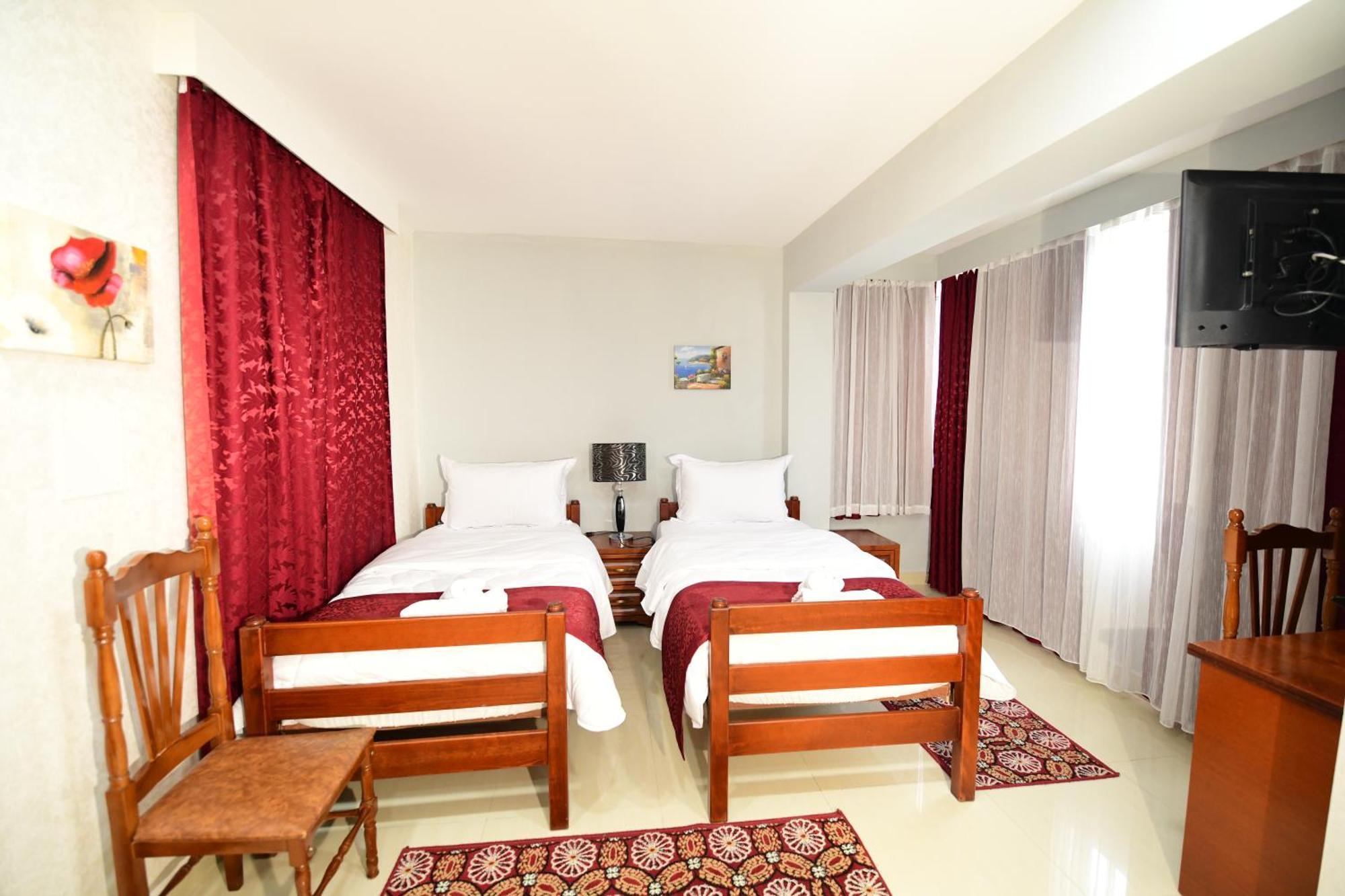 Zobo Hotel Shkodër Exteriör bild